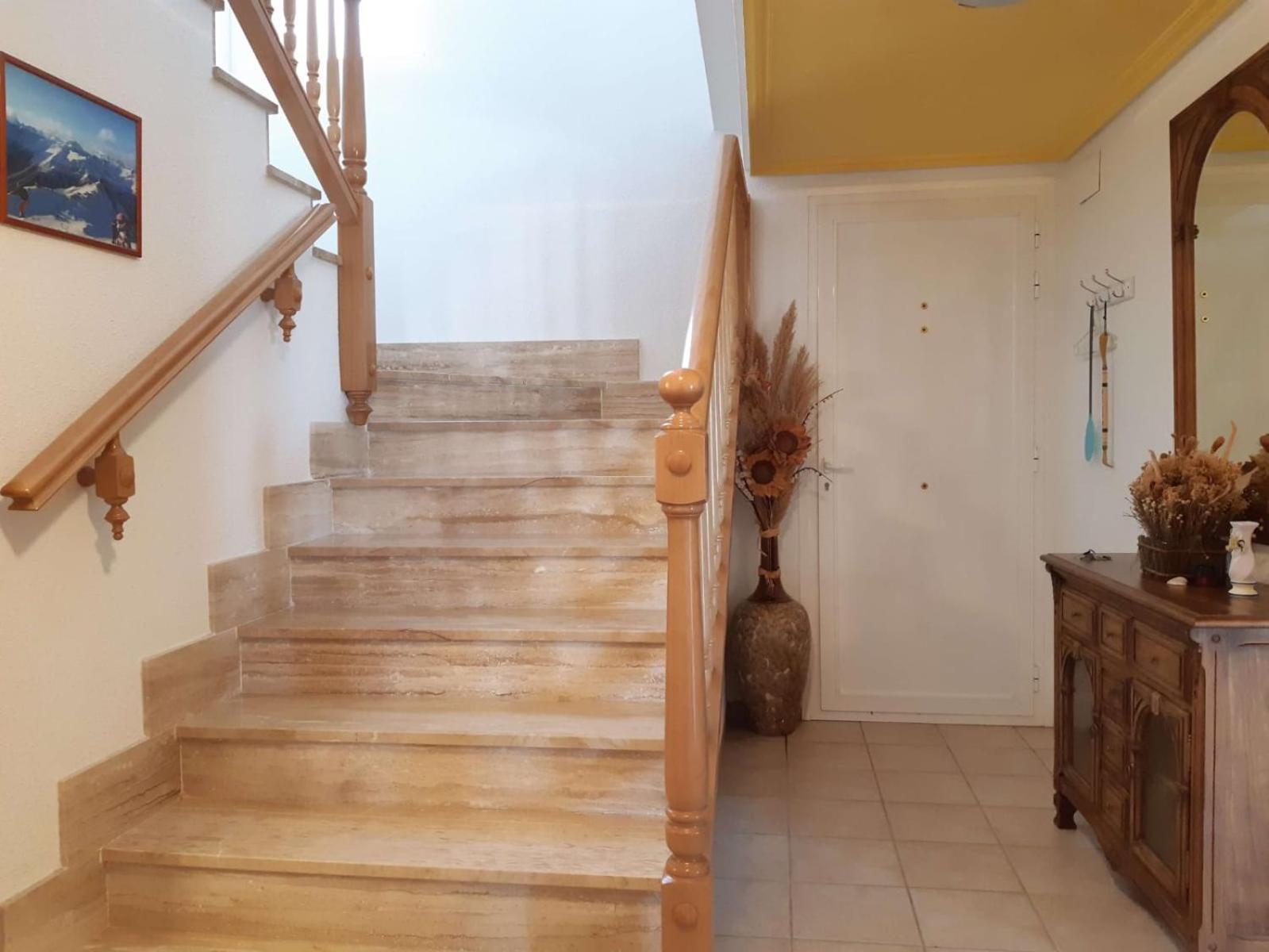 Villa De 2 Plantas โอโรเปซาเดลมาร์ ภายนอก รูปภาพ